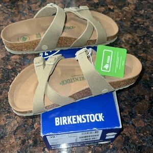 Birkenstock Franca Rivet Logo US 7.Box says Faded Khaki looks like Light Green.
